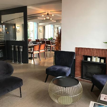 Logis Hotel & Restaurant - Les Bords De Seine La Roche-Guyon Exteriér fotografie