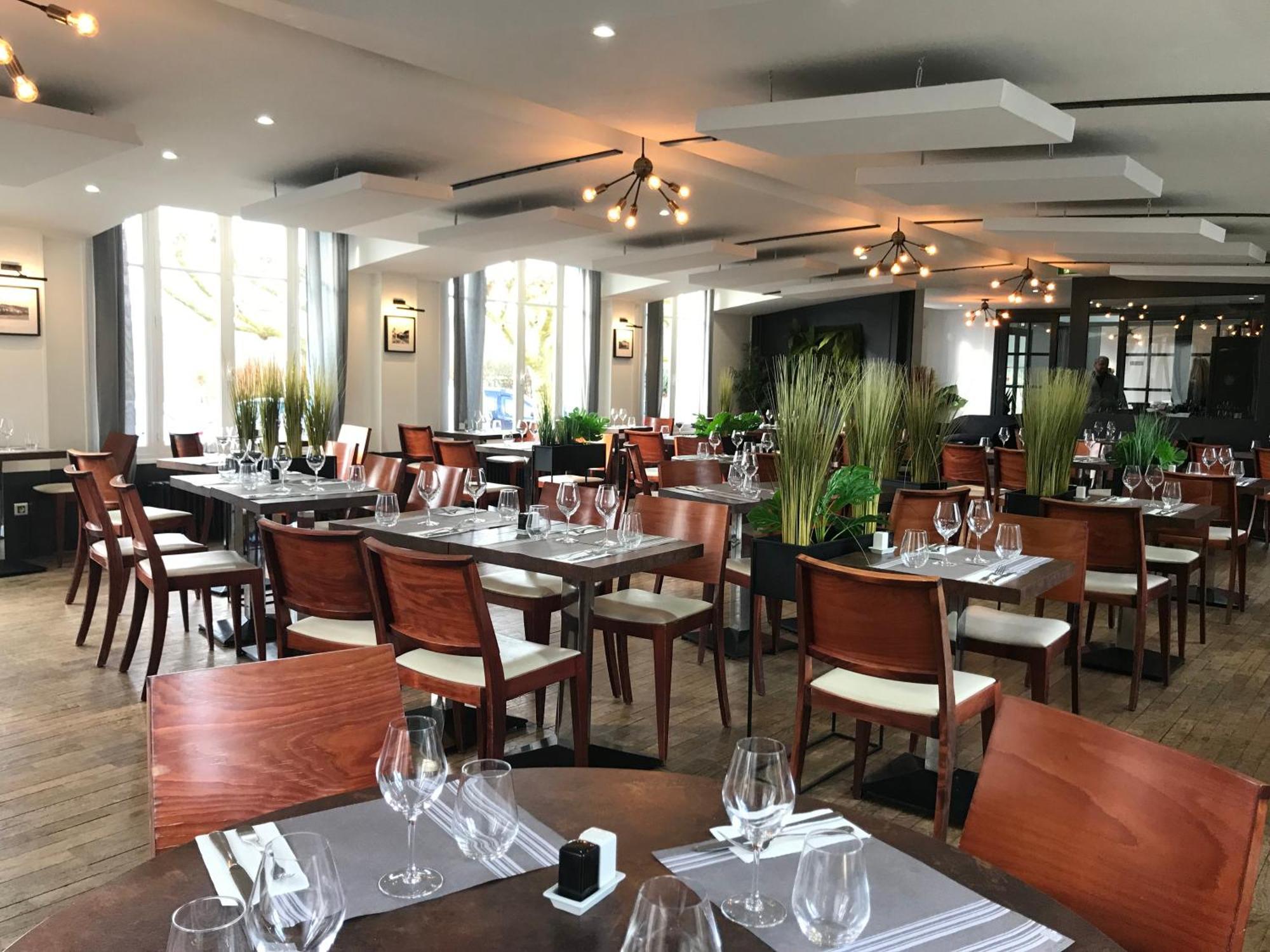 Logis Hotel & Restaurant - Les Bords De Seine La Roche-Guyon Exteriér fotografie