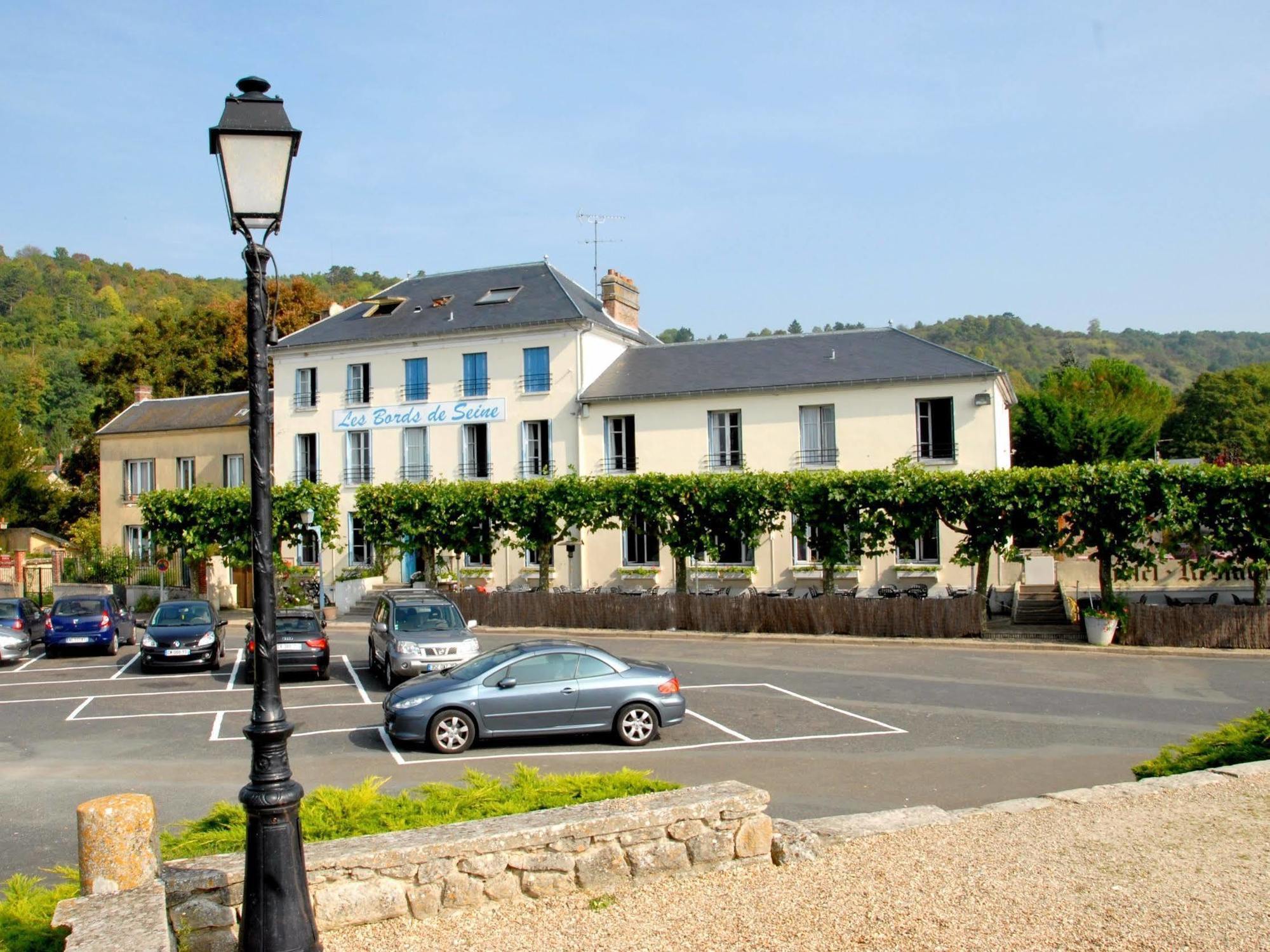 Logis Hotel & Restaurant - Les Bords De Seine La Roche-Guyon Exteriér fotografie
