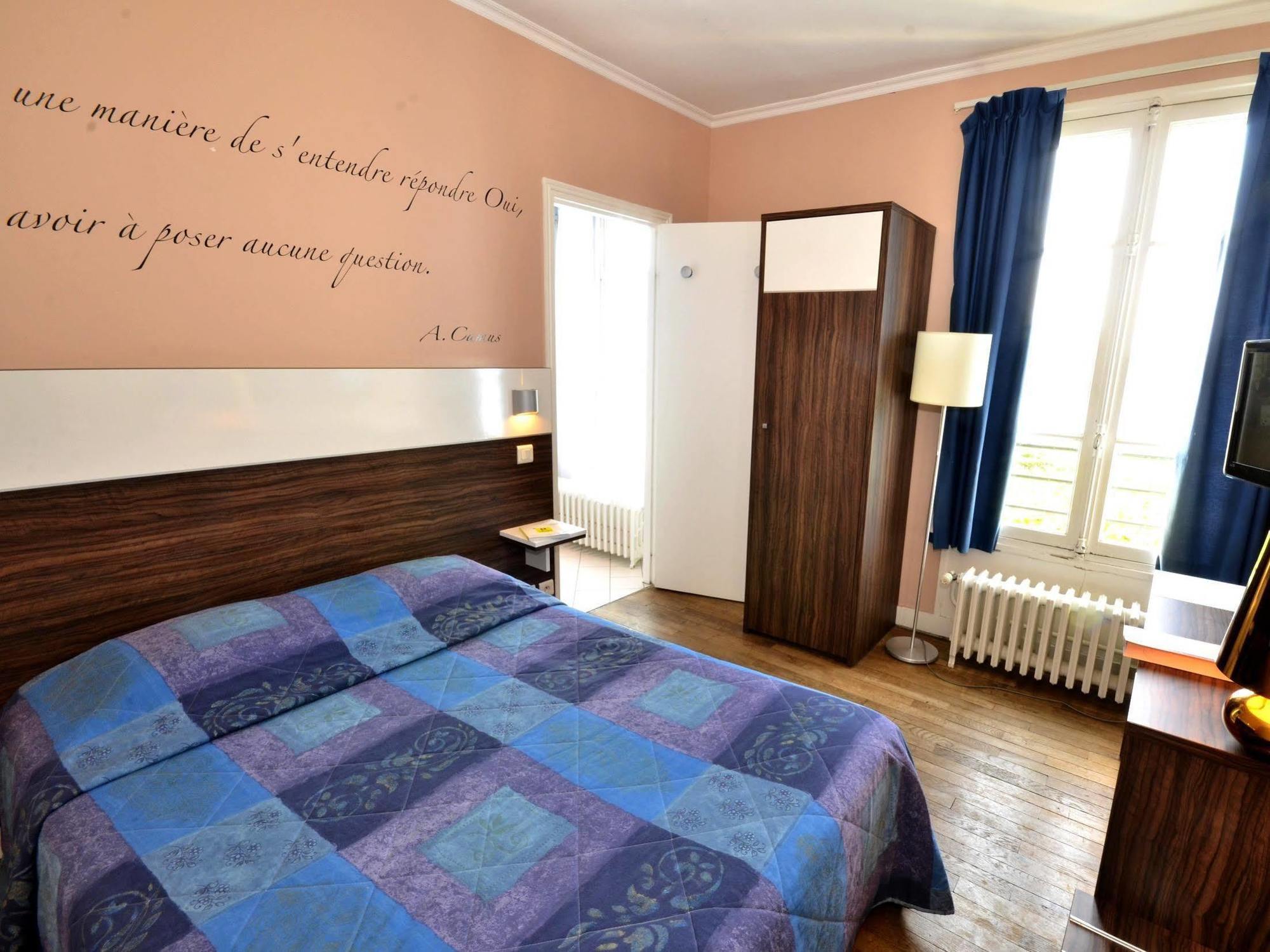 Logis Hotel & Restaurant - Les Bords De Seine La Roche-Guyon Exteriér fotografie