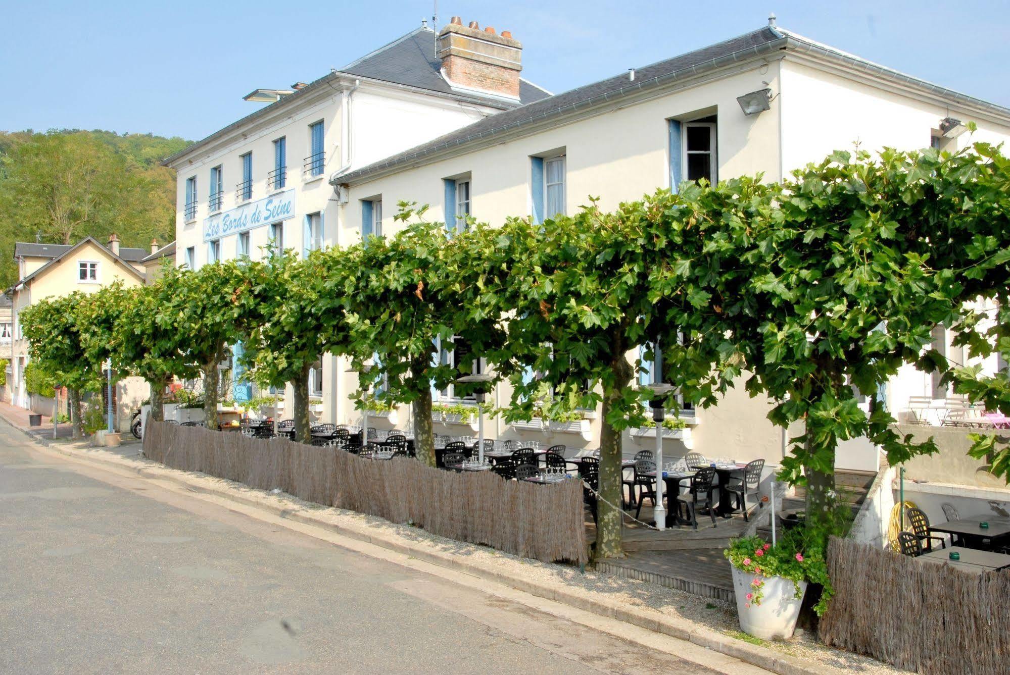 Logis Hotel & Restaurant - Les Bords De Seine La Roche-Guyon Exteriér fotografie