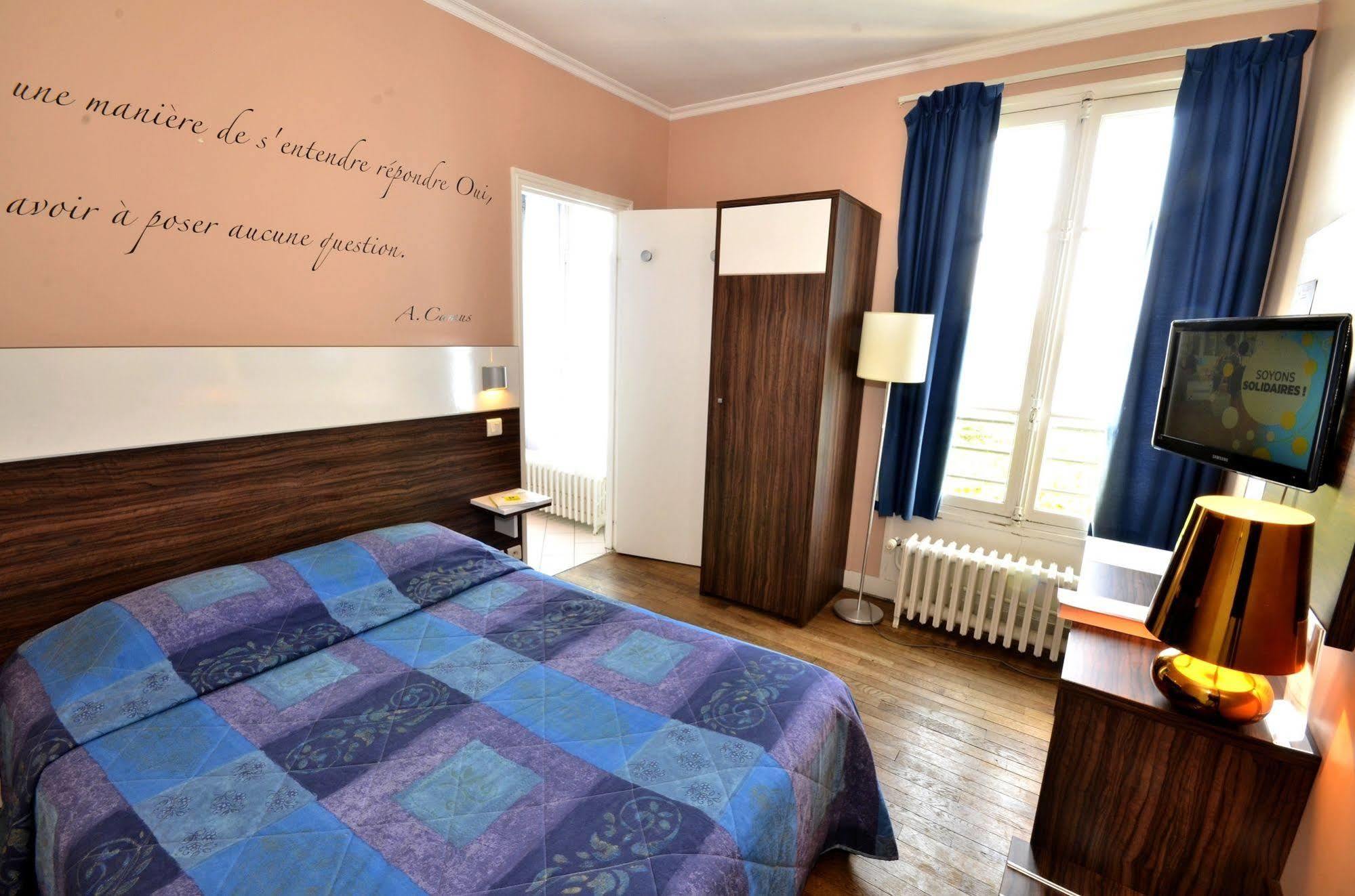 Logis Hotel & Restaurant - Les Bords De Seine La Roche-Guyon Exteriér fotografie